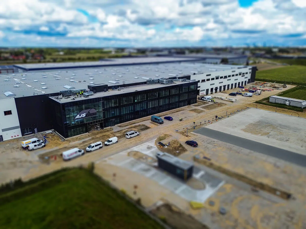 Centre logistique AJS Parts